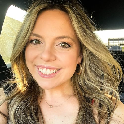 Lauren Hays | Louise Lane Profile