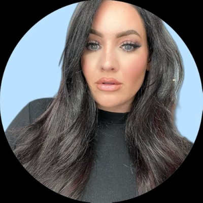 Amy In The Mirror Profile