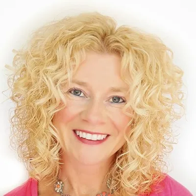 Sara Zenner | Bitz & Giggles