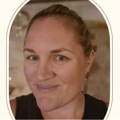 Lindsay Campbell Profile