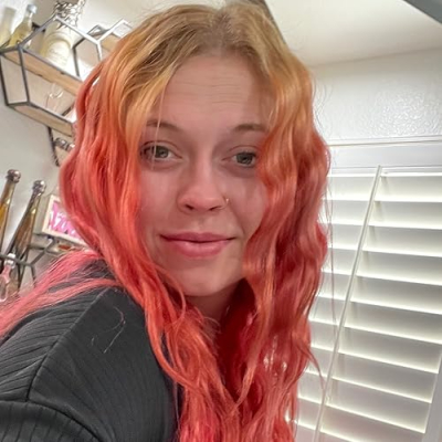 Sirens & Champagne 🚨 🍾 Profile