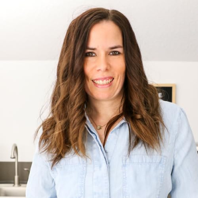 Julianne Dell Profile