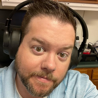 ✅️ Tom Bryan ✅️ Profile