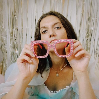 HANNAH / BRAND YOUR DAYDREAM Profile