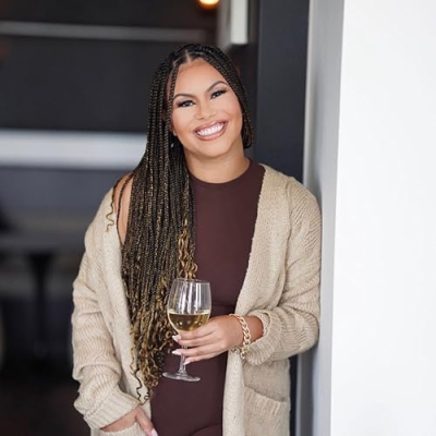 It's Sophia Renee Profile