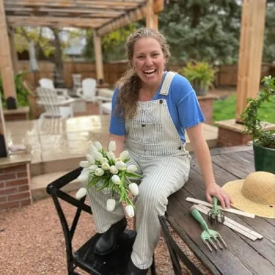 Lazy Girl's Garden Club aka The Tattered Pew