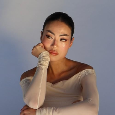 Ellen V Lora Profile