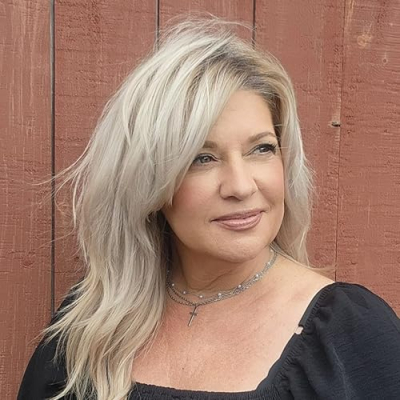 Elsa Kurt Official Profile