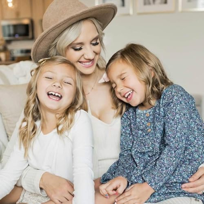 Shannon Lee Photography’s Storefront Profile