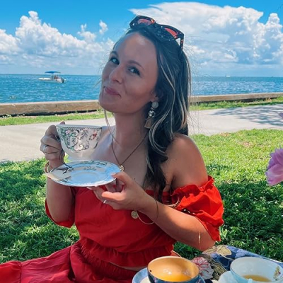 Allison Aucar Profile