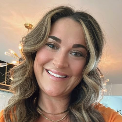 Ashley | Fashionable Millennial Profile