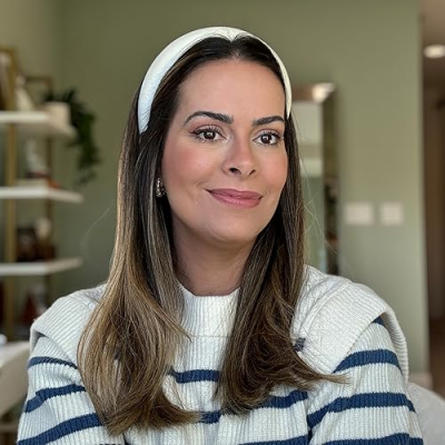 Marina Mac Knight Profile