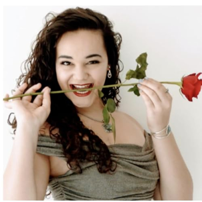 Maggie Reneé Profile