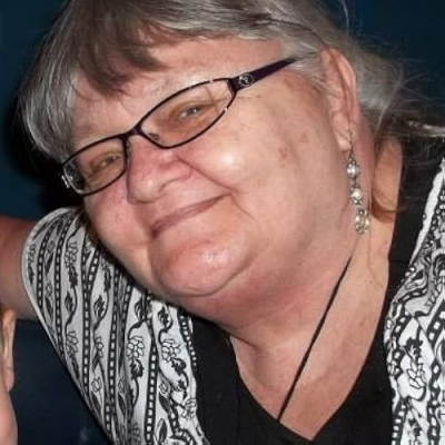 Elizabeth Brewer "Scrappinlizzi" Profile