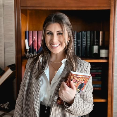 Farrah | Literary Lifestyle 📖✨ Profile