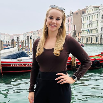 Catherine E. Reviews 🌼 Profile