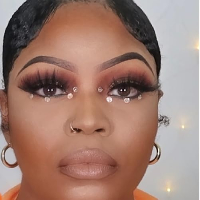 Official Que Beauty Profile