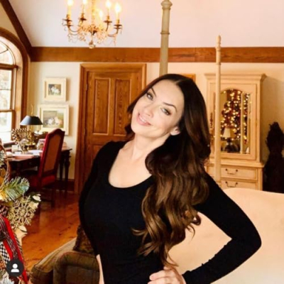 Four Honey Bees Cottage Profile